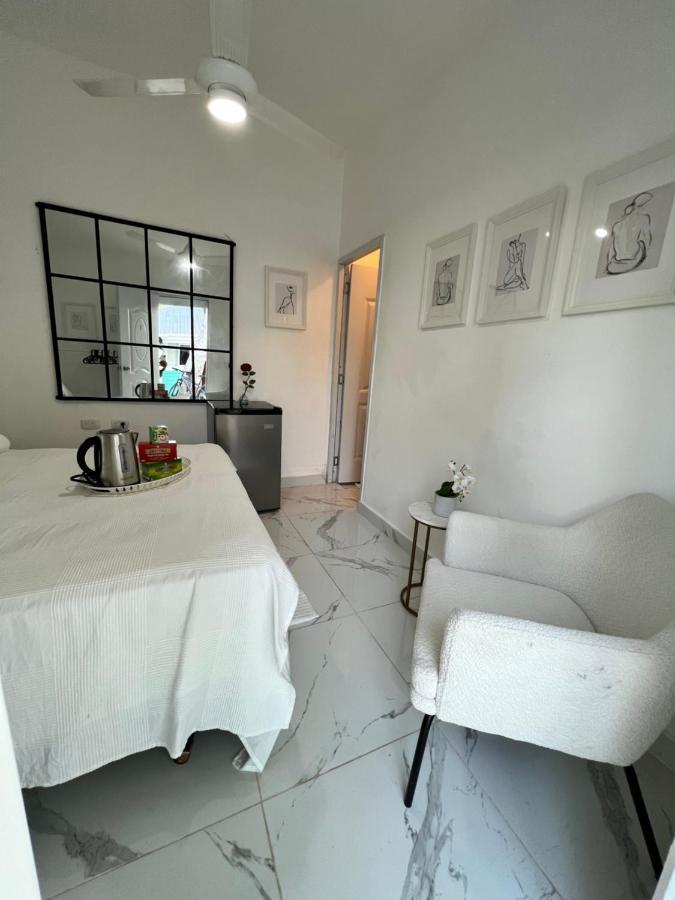 Casa Rosada Beach Front Mano Juan Exteriér fotografie